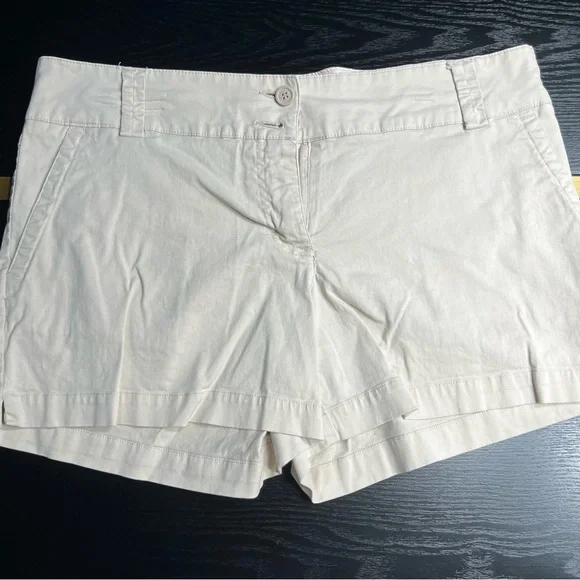New York & Company Shorts Size 10 Khaki EUC - Picture 8 of 10